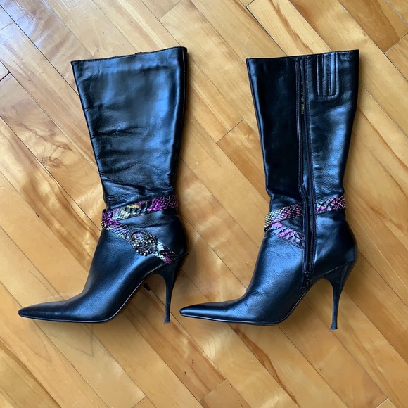 Italian Leather Boots with Brooch - Picture 3 of 16